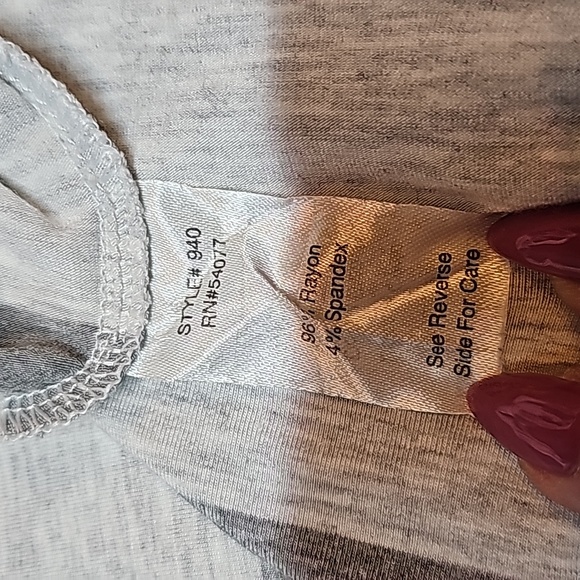 NEW CABI GRAY STRIPED V NECK LONG SLEEVE PULLOVER TEE - Picture 10 of 11